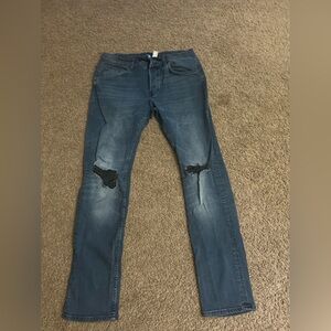 H&m jeans size 33 ripped knees